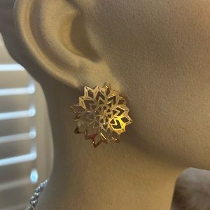 14k Yellow Gold Pierced Earrings